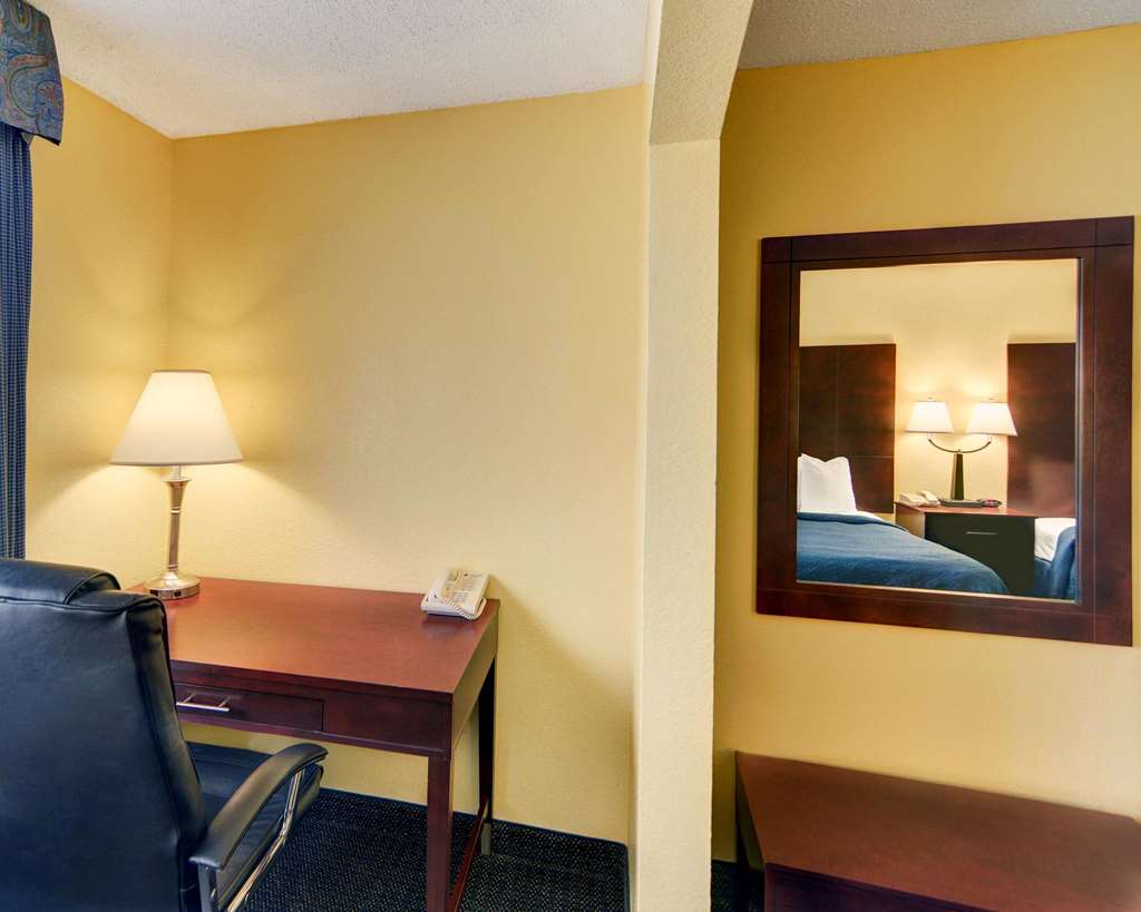 Quality Inn & Suites Grand Prairie South - photo 15