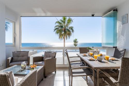 On The Beach Sea View Patricia 132 — 4-Star Luxury Hotel in Marbella, Spain