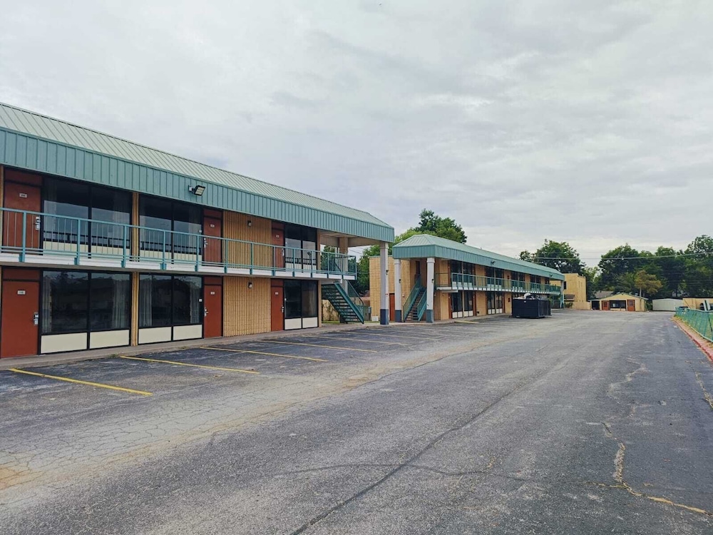 Lawton Hotel - photo 29