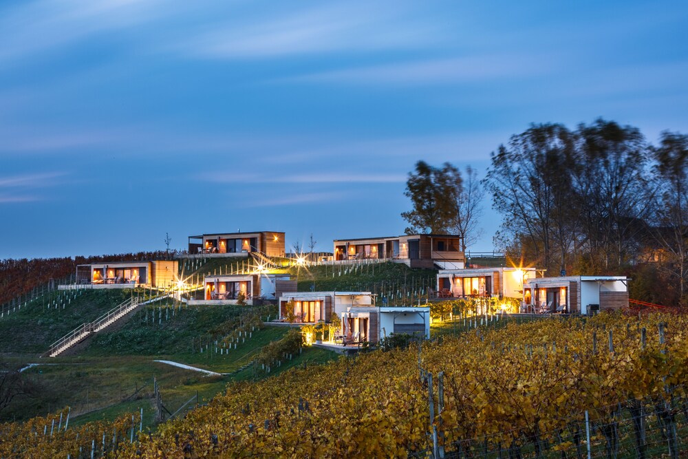 Weingarten Resort Unterlamm Loipersdorf — 4-Star Luxury Hotel in Unterlamm, Austria