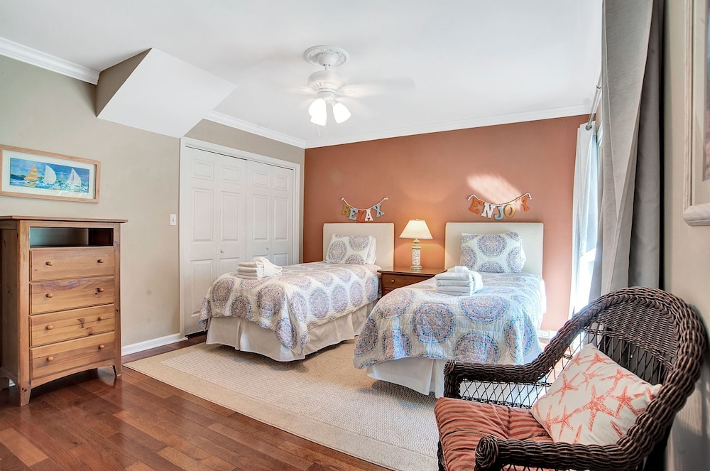 6 Windjammer Court at the Sea Pines Resort - photo 3