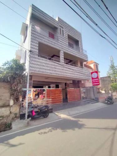 Cbl104 Inn By Blessings Hospitality — Chennai