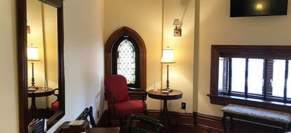 Clifton Heights Inn - photo 6