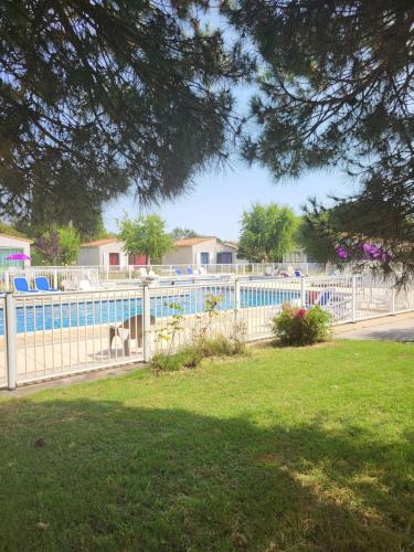 Le Marais Village Vacances — Meschers Sur Gironde