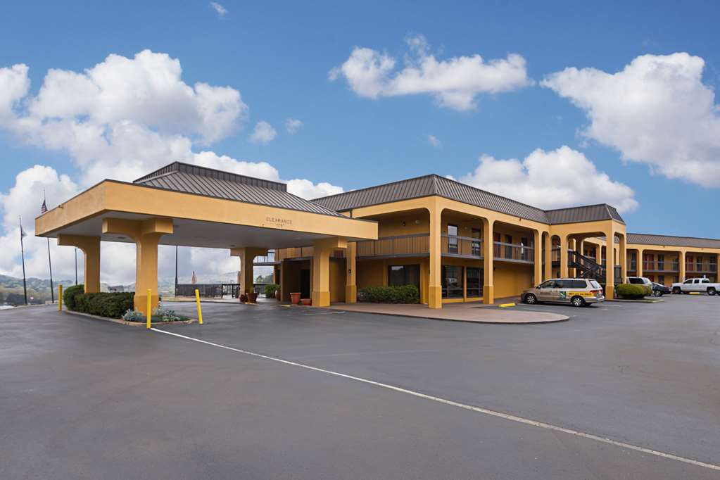 Quality Inn Airport Southeast - photo 4