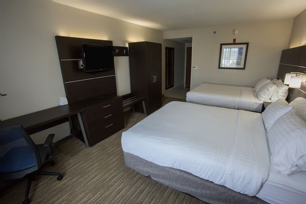 Holiday Inn Express Wilmington by IHG - photo 39