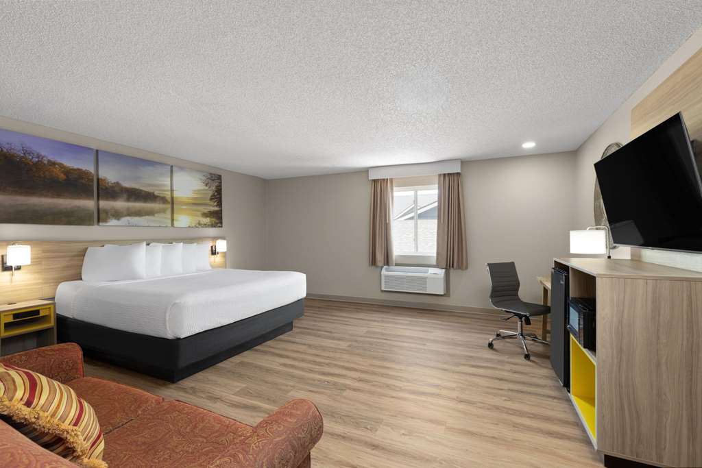 Days Inn by Wyndham Carthage - photo 17