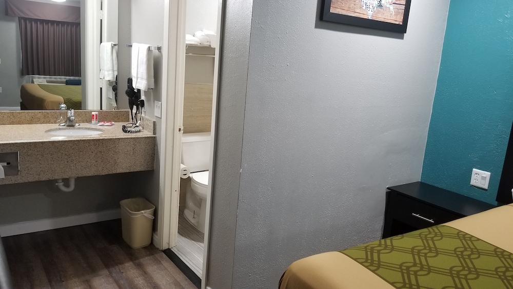 Prestige Inn - photo 17