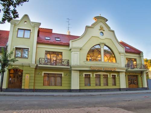 Letuchiy Gollandets — hotel in Uzhgorod