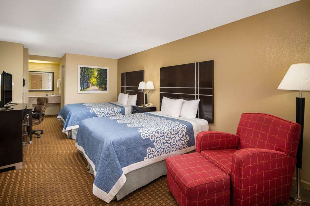 Days Inn by Wyndham Thomaston - photo 11