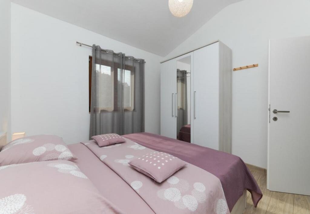 Irena Secluded Paradise H — Pucisca — photo 3