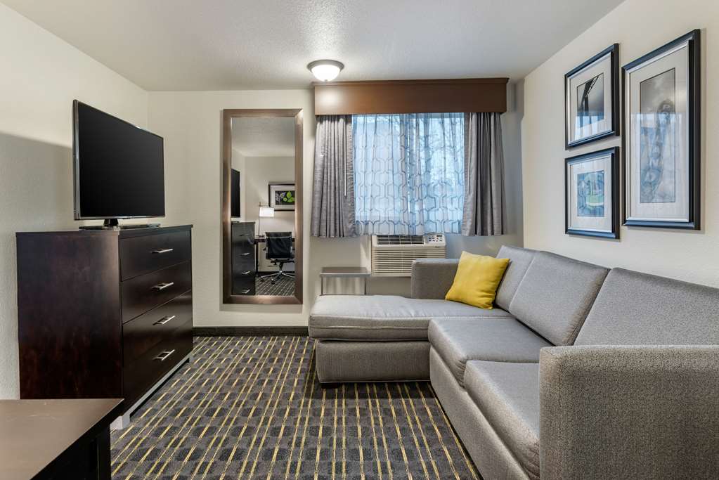Comfort Inn & Suites Tigard near Washington Square - photo 24