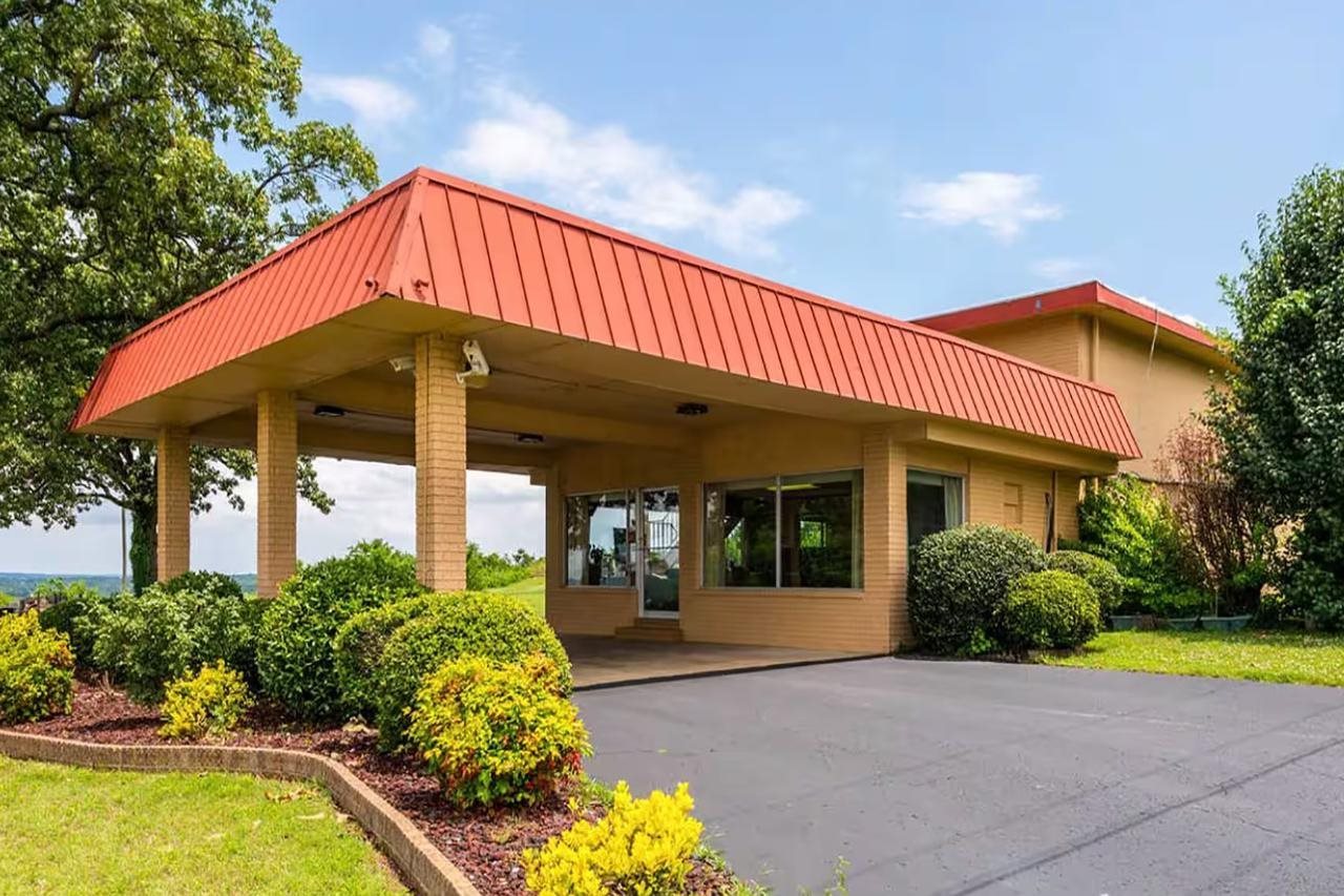 Days Inn by Wyndham Batesville AR - photo 2