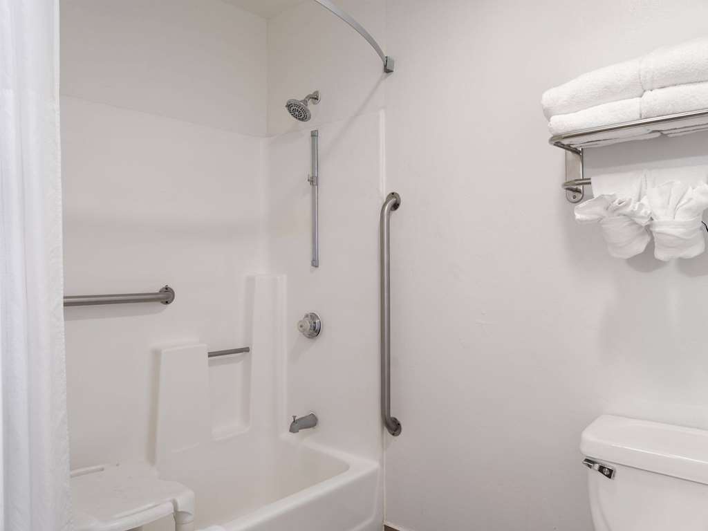 Ramada by Wyndham San Diego Poway Miramar - photo 24