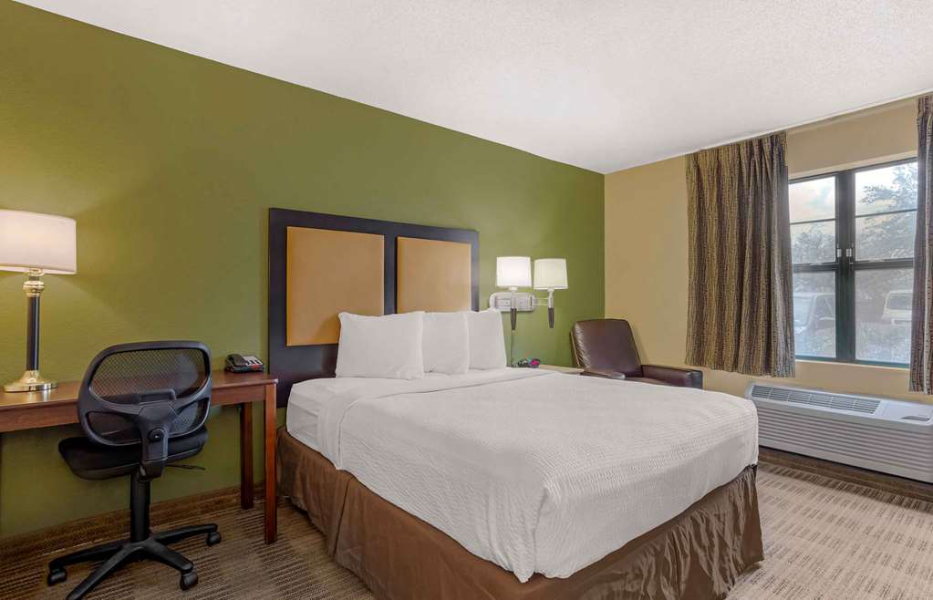 Extended Stay America Suites Houston Med Ctr Greenway Plaza - photo 11