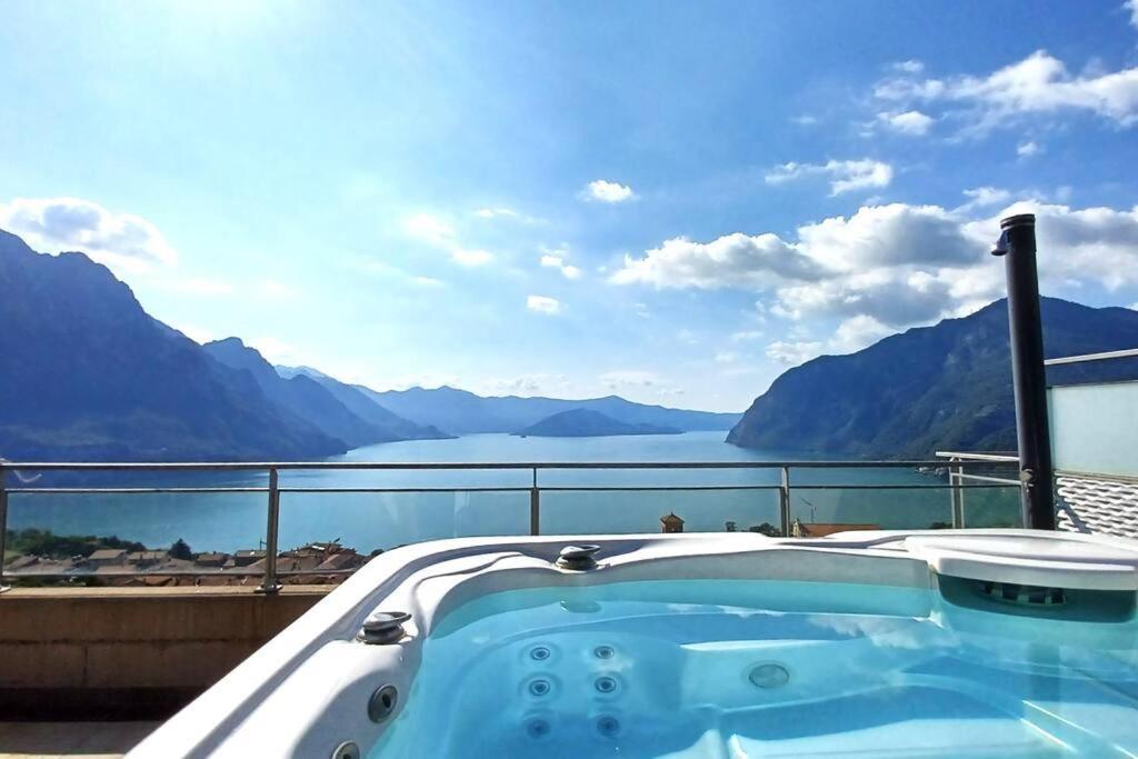 La casa sulla collina vista lago — 4-Star Luxury Hotel in Riva Di Solto, Italy