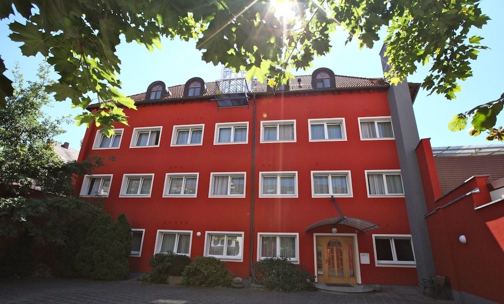 Hotel St. Peter - carbon neutral hotel in Nuernberg