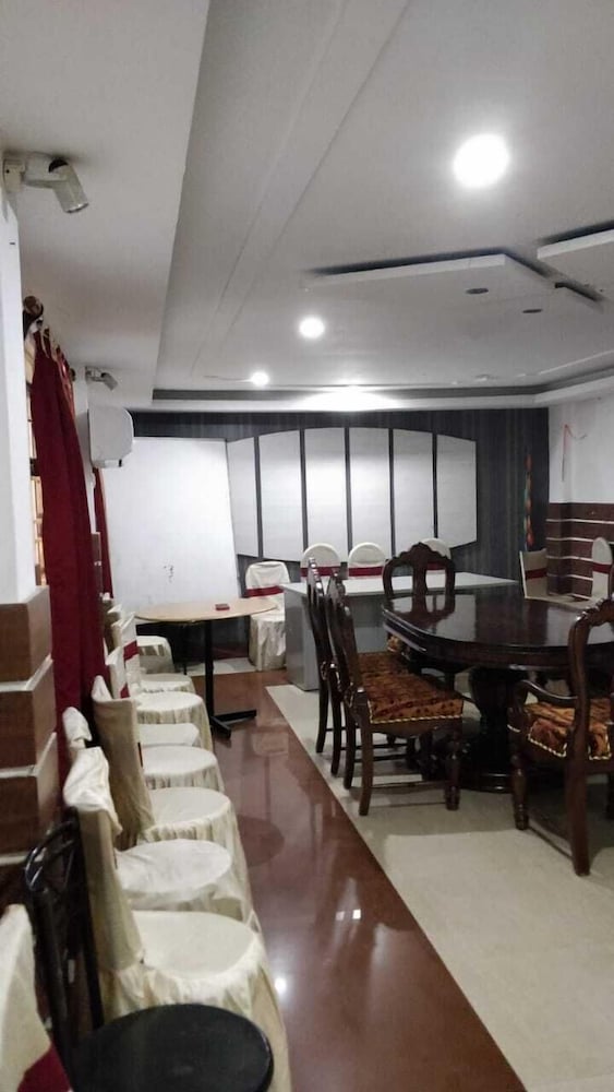Hotel Somraj Regency — Agartala