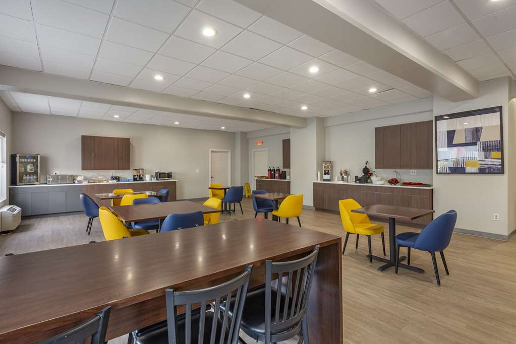 Comfort Inn Philadelphia International Airport - photo 25