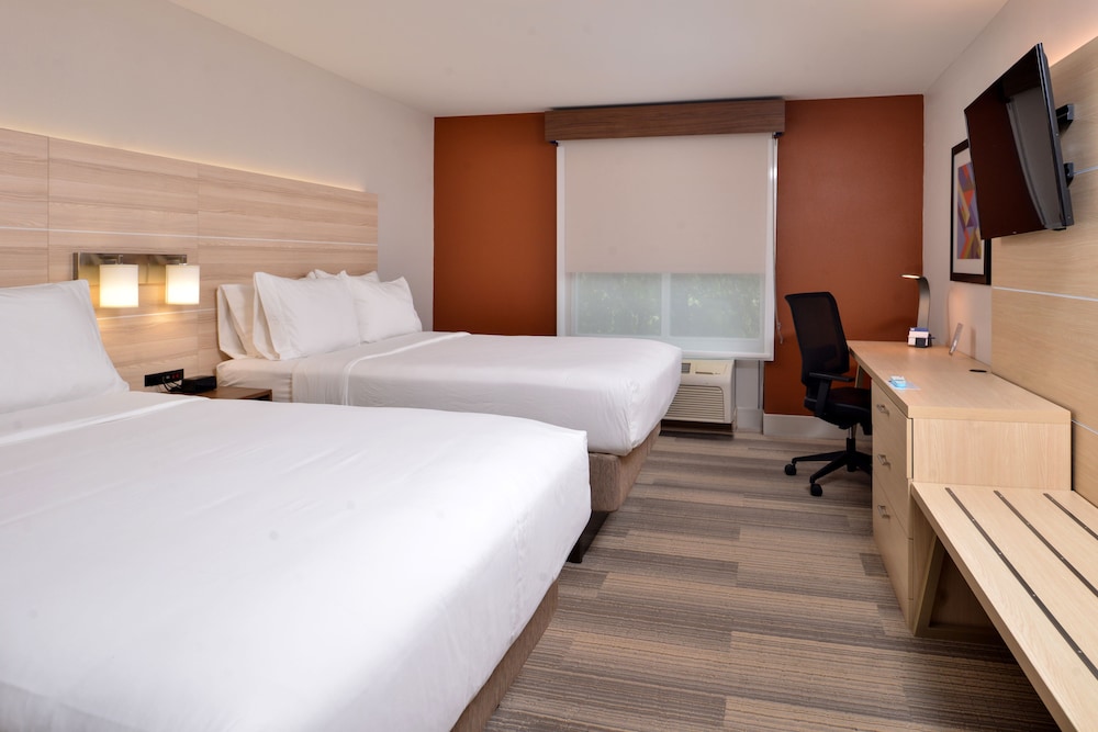 Holiday Inn Express & Suites Cincinnati Mason by IHG - photo 10