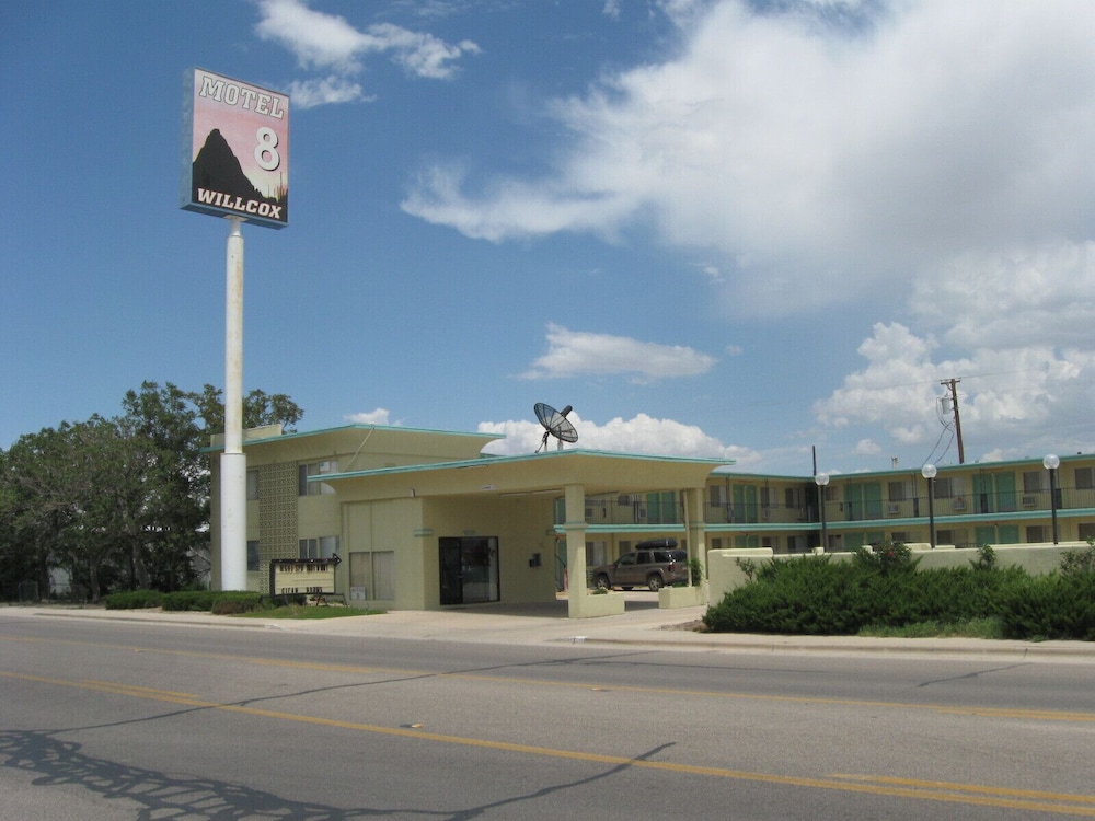 Motel 8 Willcox - photo 23