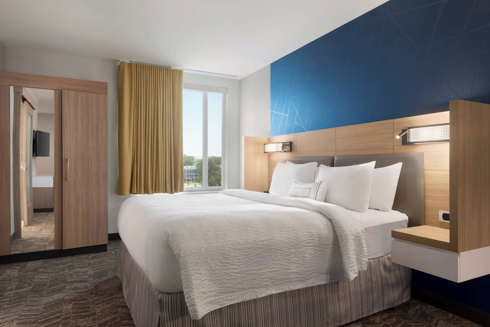 SpringHill Suites by Marriott Milwaukee West Wauwatosa - photo 10