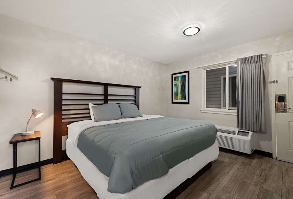 Rodeway Inn Charlotte Independence Blvd. - photo 23