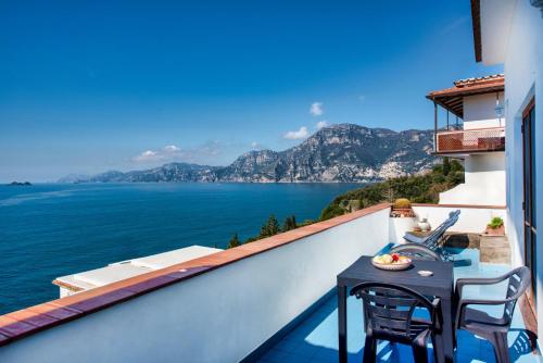 Casa Rosamare 150 stairs from the road by Wonder Tour — 4-Star Luxury Hotel in Praiano, Italy