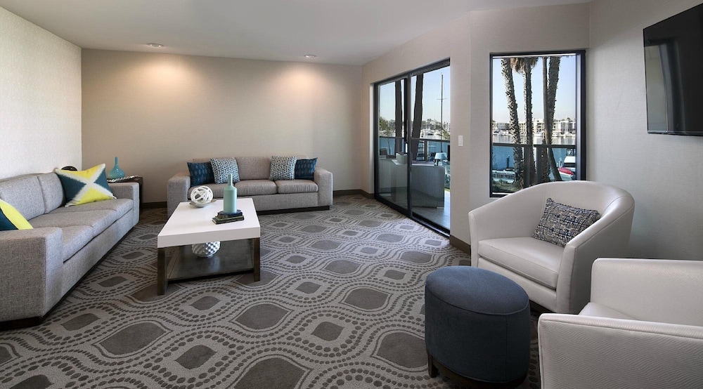 Marina del Rey Hotel - photo 14