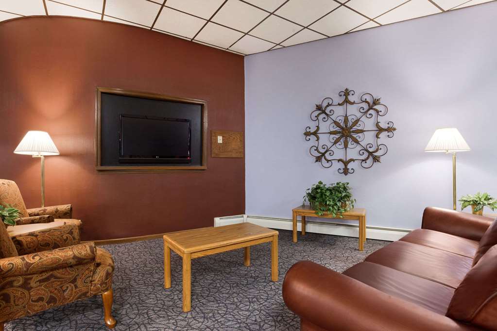 Travelodge by Wyndham Motel of St Cloud - photo 2