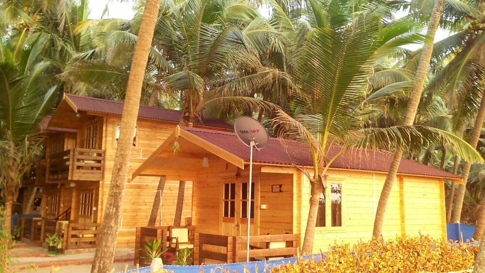 Samant Beach Resort — hotel in Vengurla
