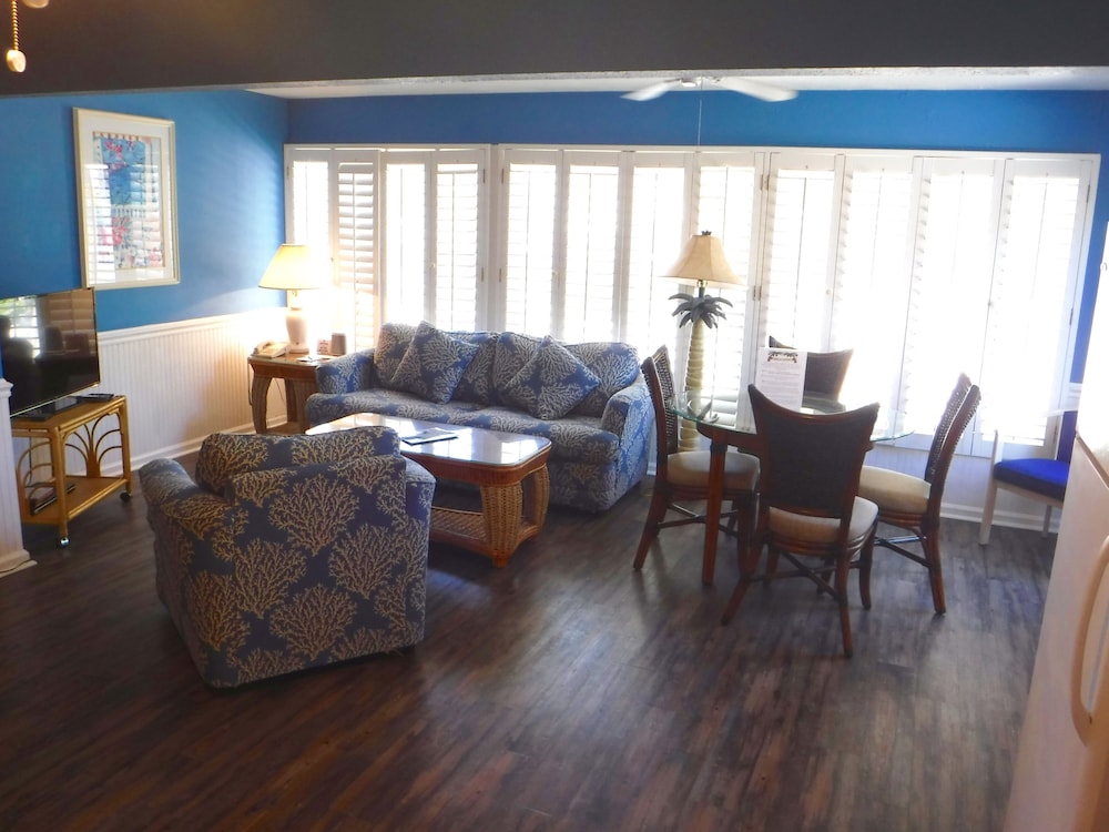 Waterside Inn on the Beach - photo 14