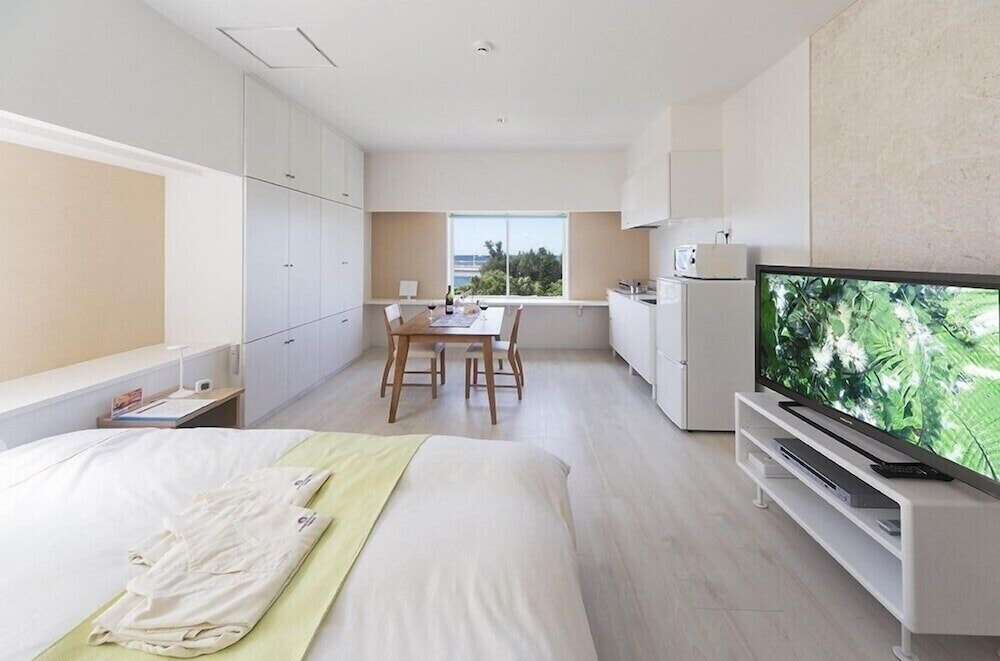 Wires Hotel - carbon neutral hotel in Naha