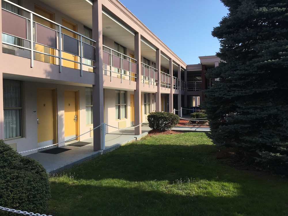 Ramada by Wyndham Rockville Centre - photo 53