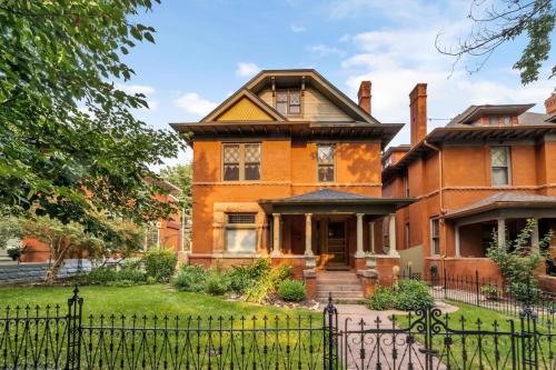 Historic Cap Hill Gem Prime Location Walkable in Denver, United States