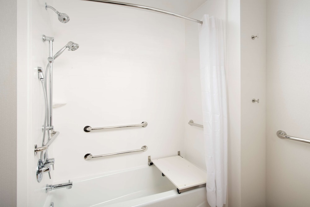 Hampton Inn & Suites San Antonio Lackland AFB SeaWorld - photo 16