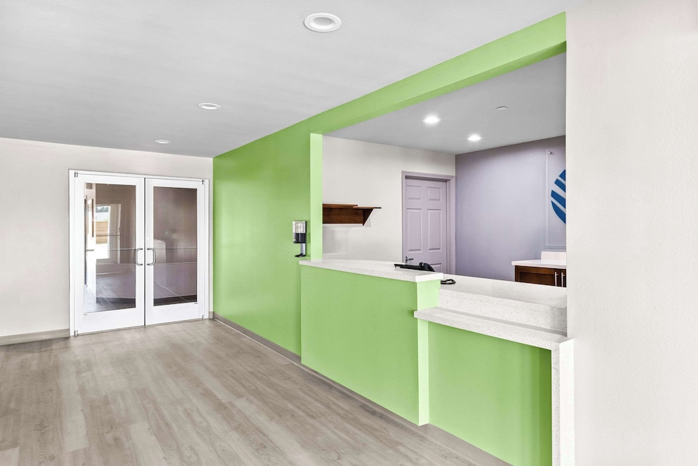 WoodSpring Suites South Houston Hobby - photo 2