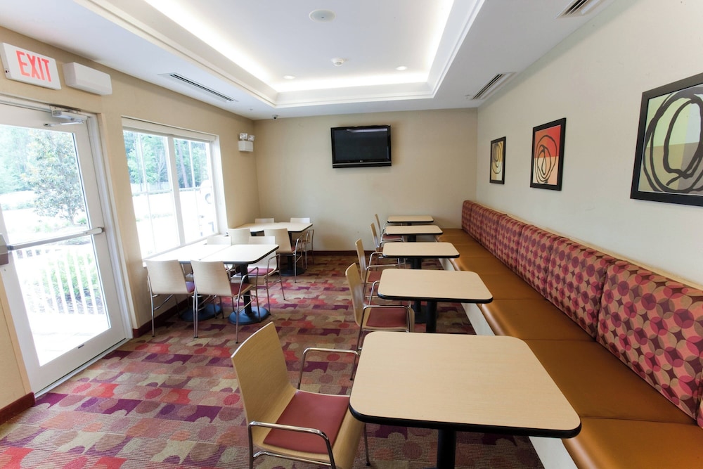 Towneplace Suites Marriott Jacksonville Butler Boulevard - photo 22