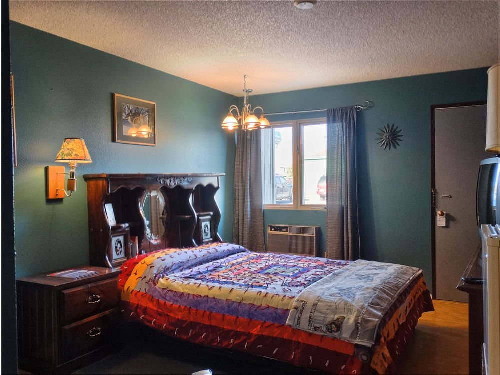 Blue and White Motel - photo 11