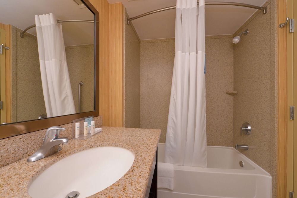 Hampton Inn Frederick - photo 20