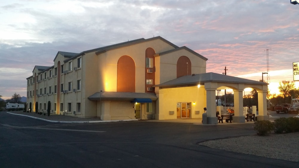 Americas Choice Inn And Suites - photo 33