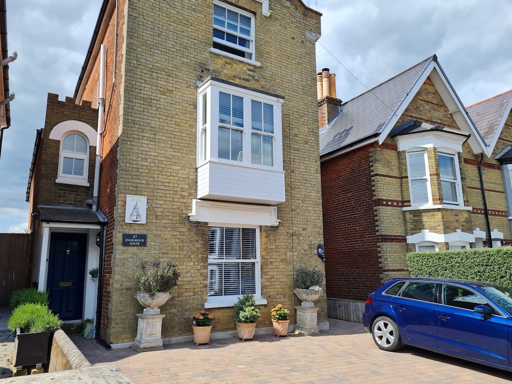 Endeavour House — 4-Star Luxury Hotel in Cowes, United Kingdom