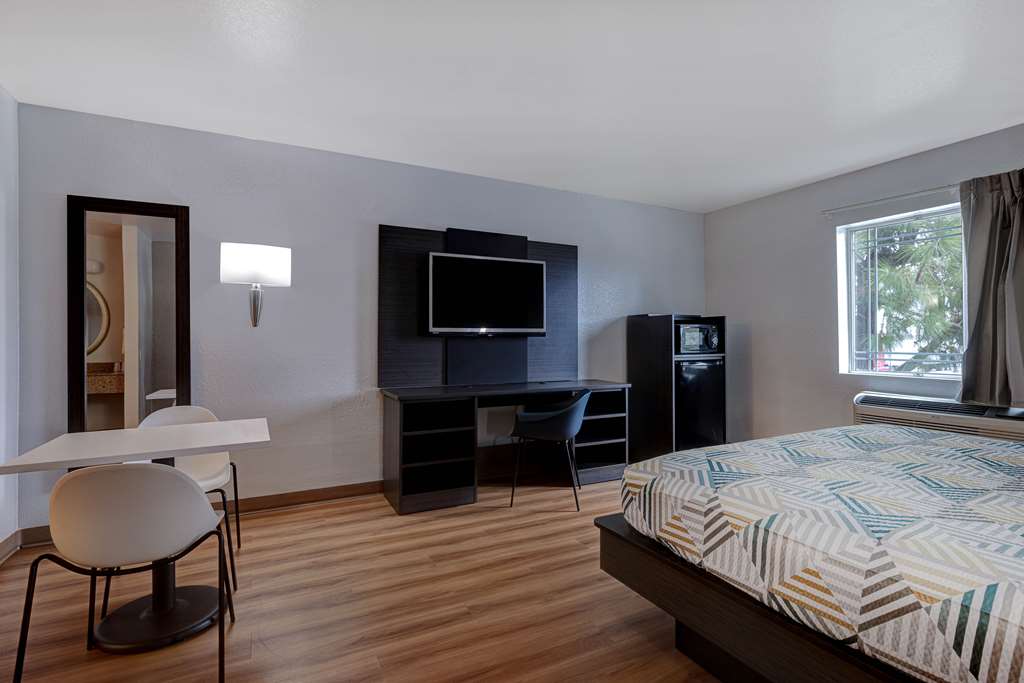Motel 6 Buttonwillow CA Central - photo 10