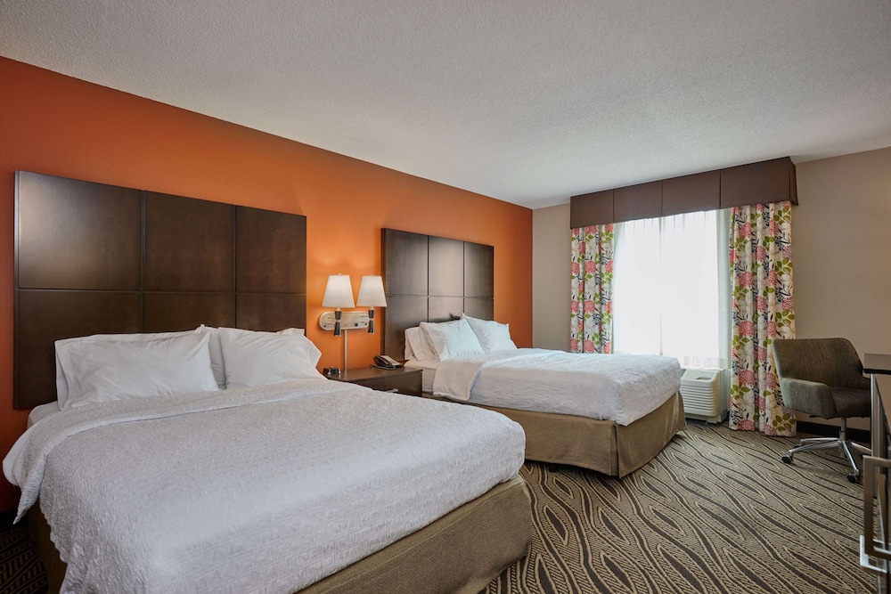 Hampton Inn Evansville Airport - photo 13
