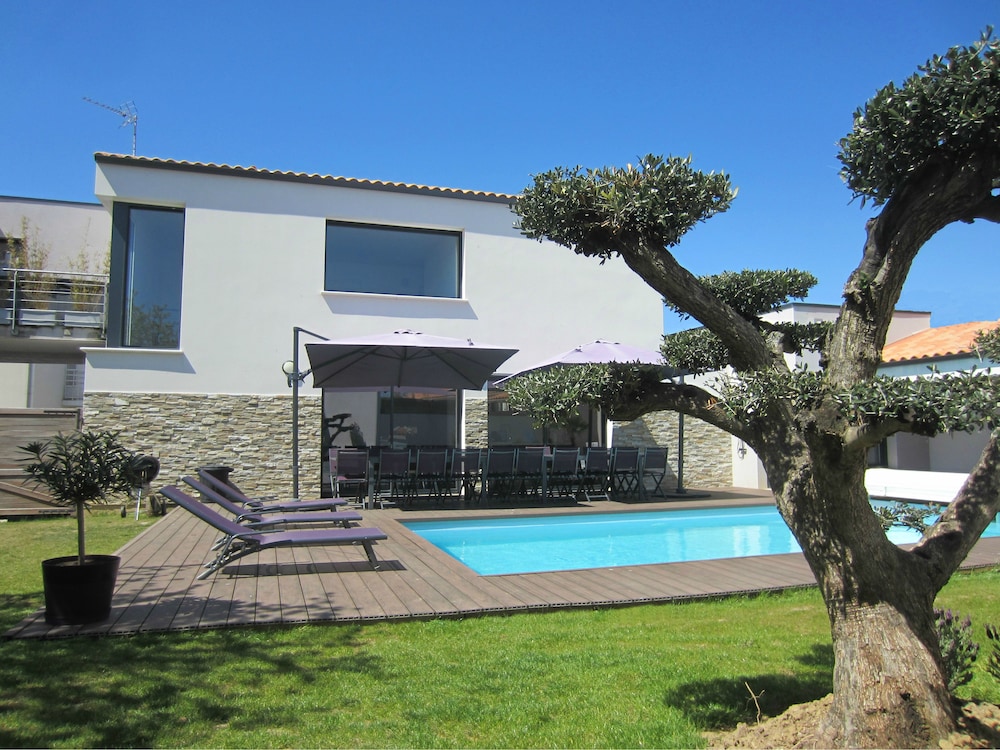 Villa de la Meilleraie — 4-Star Luxury Hotel in Les Sables-D'olonne, France