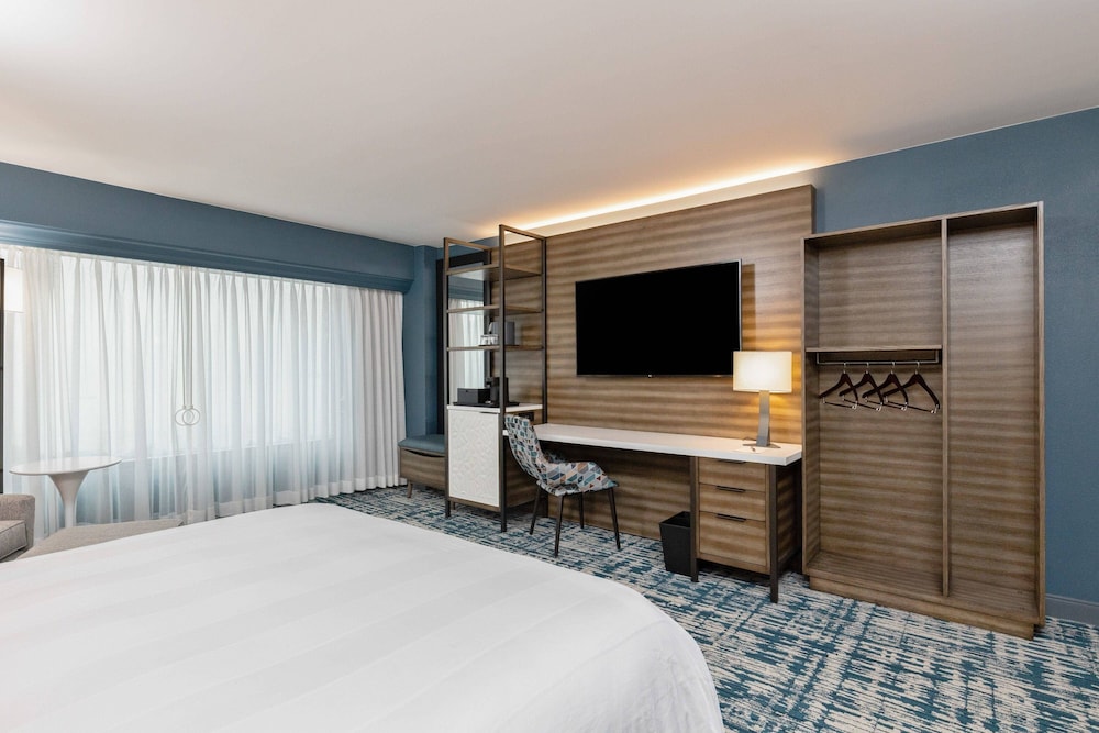 Marriott Anchorage Downtown - photo 10