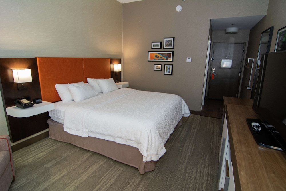 Hampton Inn Summersville - photo 11