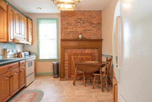 Cozy Cow Homestead with pool in Gettysburg, United States
