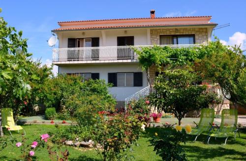 Apartment Jurat — 4-Star Luxury Hotel in Vodice, Croatia