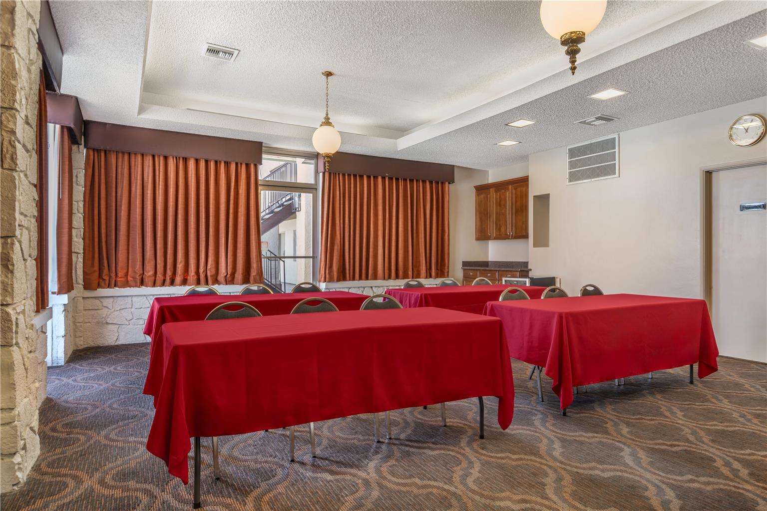 Best Western Plus King's Inn & Suites - photo 54